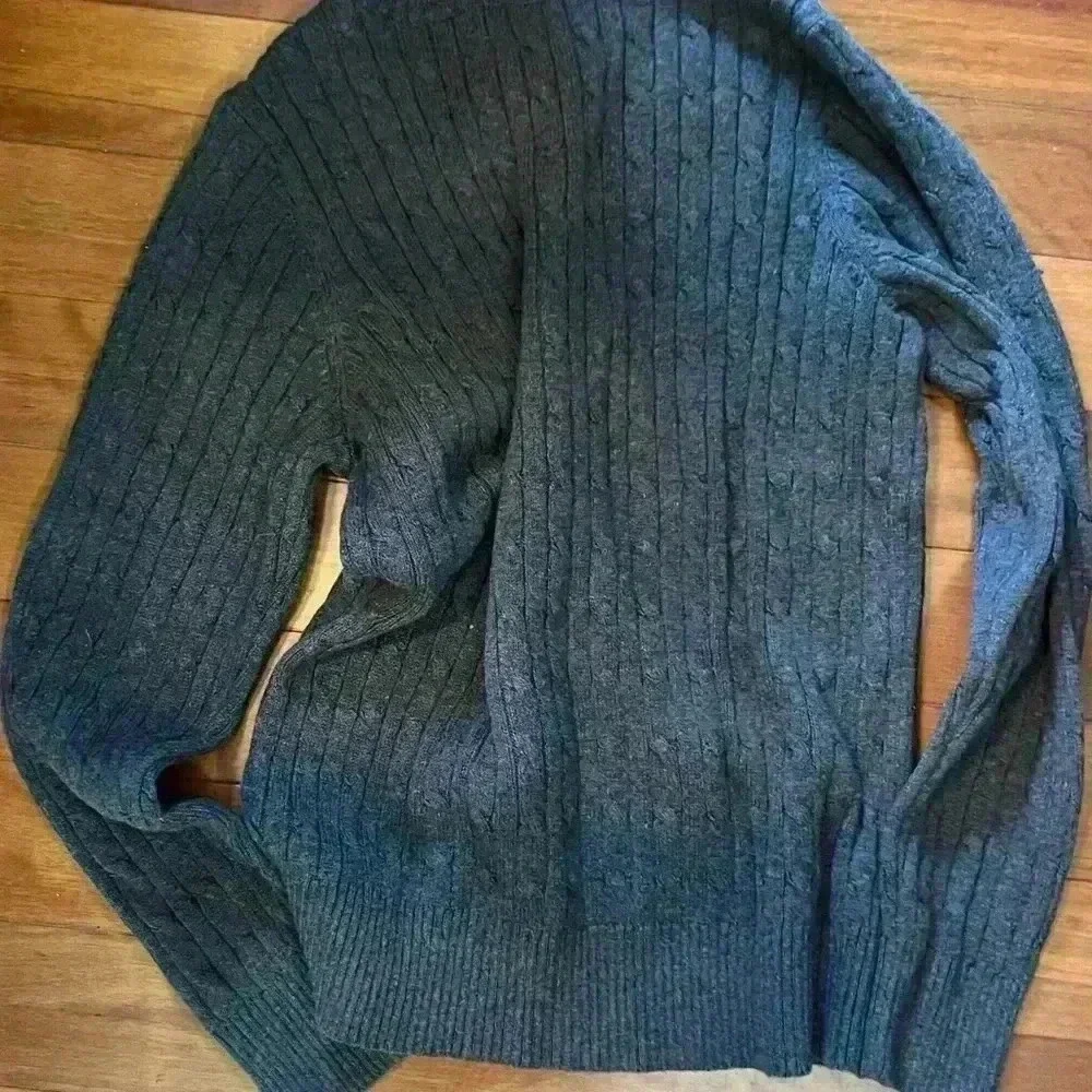 St Johns Bay Grey V neck sweater Women’s medium Cotton